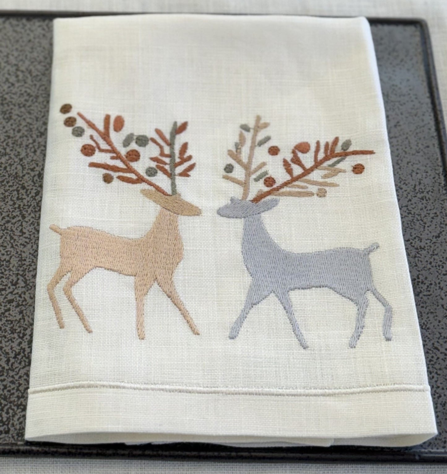 Minimal Deer Table Set