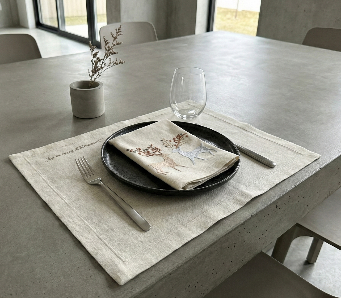 Minimal Deer Table Set